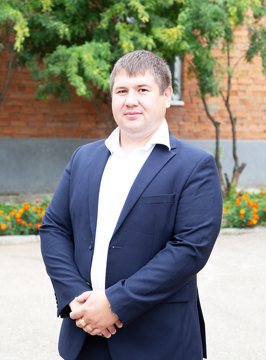 Незамединов Артём Иванович.